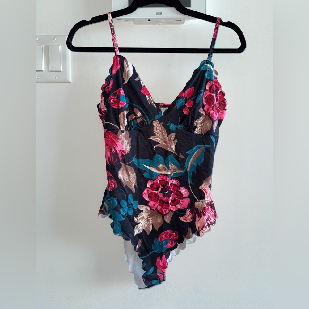 Pretty Floral Cami Stretch Bodysuit 🌺 Adjustable Straps